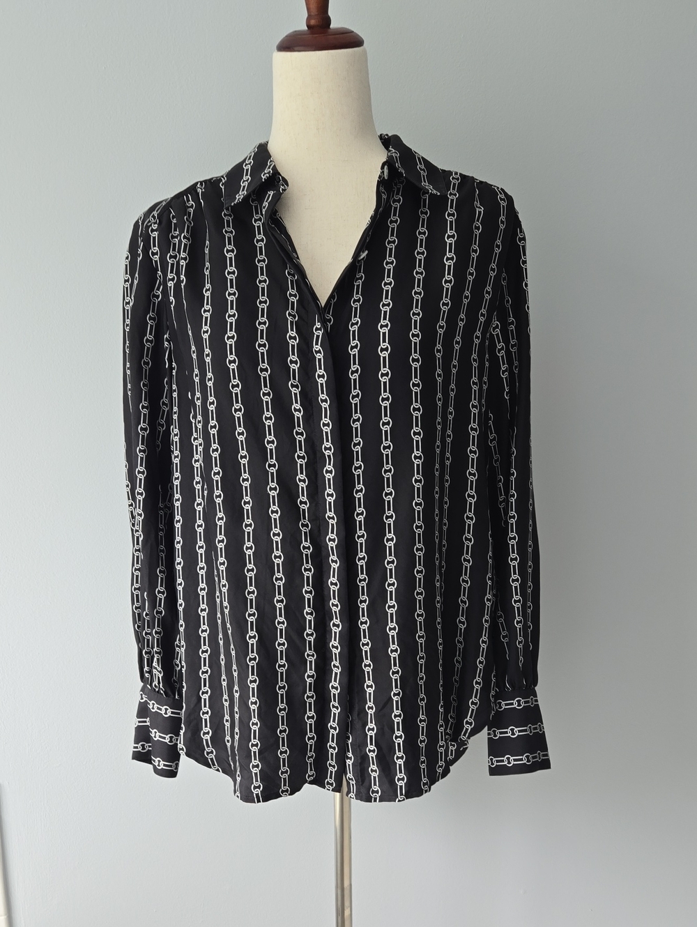 Theory Black Printed Silk Long Sleeve Blouse, sM